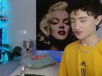 Stripchat Live Porn of maxiy_001