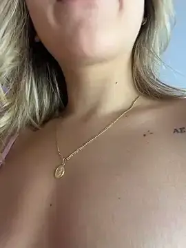 Stripchat Live Sex Cam of AngelBlushXXX