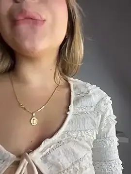 Stripchat Sex Cam of AngelBlushXXX