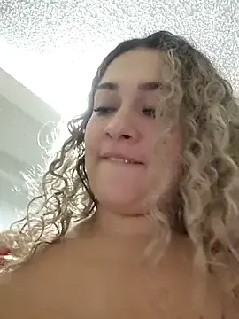 Stripchat Live Sex Cam of Sara_smiiith211