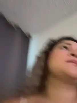 Stripchat Free Live Porn of Sara_smiiith211