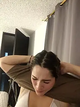 Stripchat Free Live Porn of Sara_smiiith211