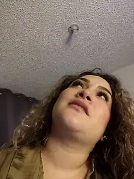 Stripchat Watch Live Sex Cams of Sara_smiiith211
