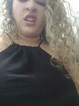 Stripchat Live Sex Cam of Sara_smiiith211