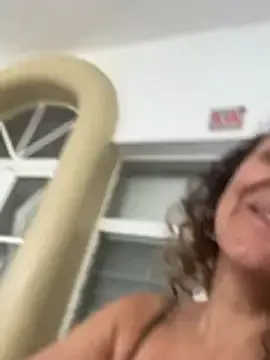 Stripchat Live Porn of CurlyShakira