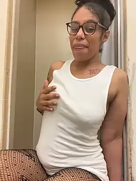 Stripchat Free Live Porn of Desirae_Luciano