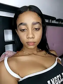 Stripchat Watch Live Sex Cams of Zoe_Sweett18