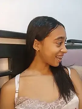 Stripchat Sex Cam of Zoe_Sweett18