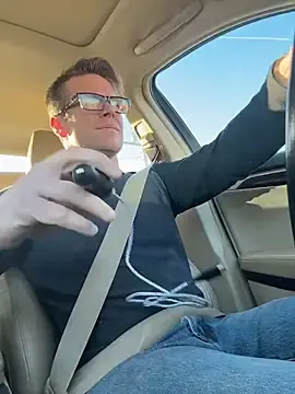 Stripchat Sex Cam of DILFiGuess1