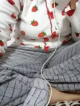 Stripchat Free Porn Cam of Bombamom