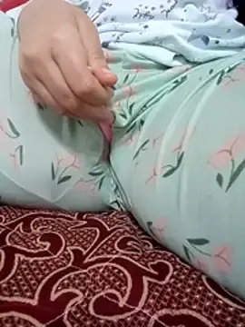 Stripchat Free Porn Cam of Bombamom