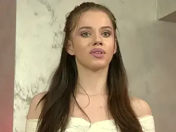 Stripchat Sex Cam of LunnaHayes
