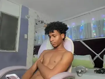 Stripchat Adult Webcam of Santy_bigcock_01