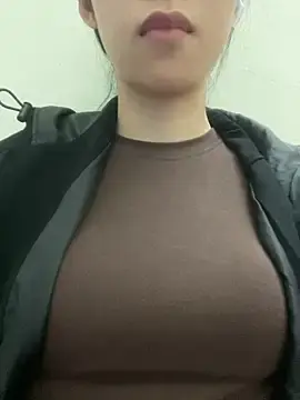 Stripchat Nude Webcam of meomeo2k6