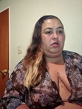 Stripchat Free Porn Cam of curvy_diva_