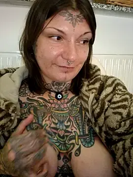 Stripchat Adult Webcam of lizzardqueeen