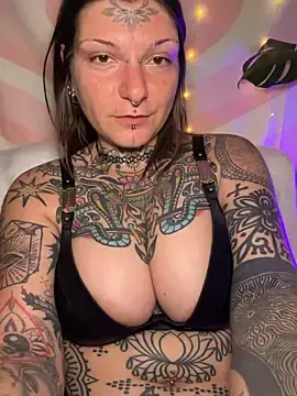 Stripchat Watch Live Sex Cams of lizzardqueeen