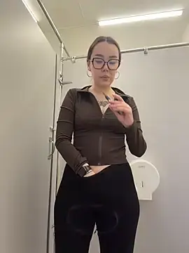 Stripchat Free Porn Cam of Asian_Asami