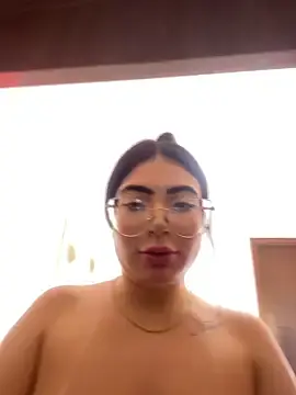 Stripchat Adult Webcam of Mia_222