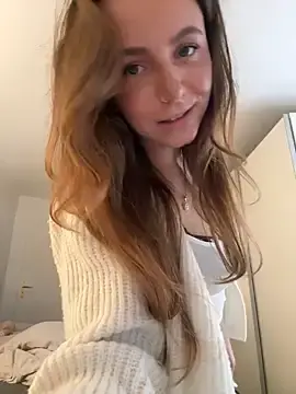 Stripchat Free Porn Cam of Cherry-Bean
