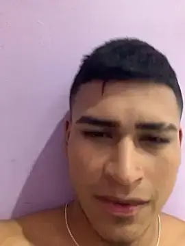 Stripchat Free Live Porn of Emiliano_Reyes