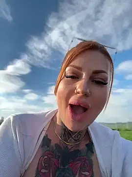 Stripchat Sex Cam of krysstal003