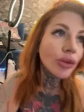 Stripchat Live Sex Cam of krysstal003