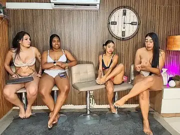 Stripchat Free Porn Cam of canelasquirt