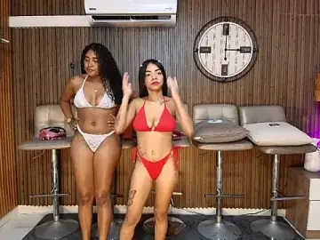 Stripchat Live Sex Cam of canelasquirt