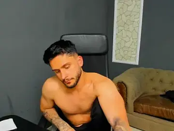 Stripchat Sex Chat of TroyWadee