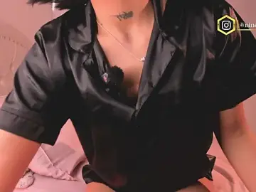 Stripchat Sex Cam of ninaa_sky