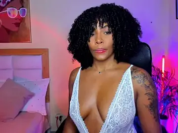 Stripchat Adult Webcam of AitanaBrown_