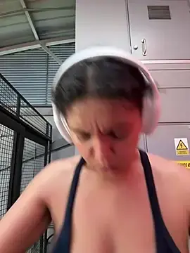 Stripchat Sex Cam of Nathcurly_