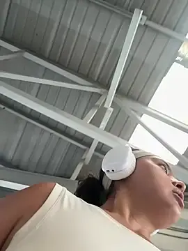 Stripchat Live Sex Cam of Nathcurly_