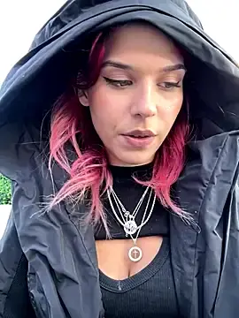 Stripchat Adult Webcam of RiriRoseey