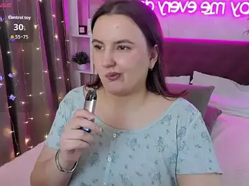 Stripchat Sex Cam of FeralPeach