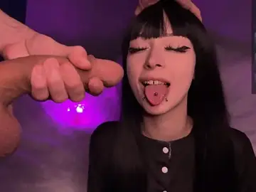 Stripchat Free Porn Cam of Handsomepure