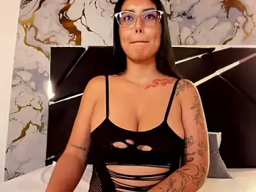 Stripchat Sex Cam of Alaia_22