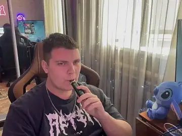 Stripchat Adult Webcams of EricKnight1