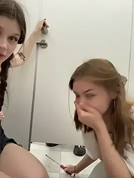 Stripchat Live Porn of FlashTitsRoyal