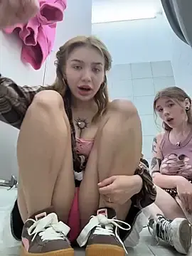 Stripchat Adult Webcams of FlashTitsRoyal
