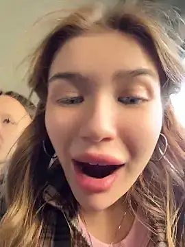 Stripchat Free Porn Cam of FlashTitsRoyal