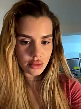 Stripchat Sex Cam of EmiliaCatalina