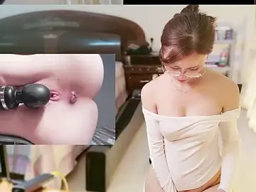 Stripchat Adult Webcams of Krismil3