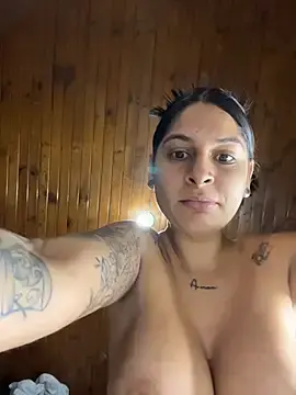 Stripchat Sex Cam of charlotte_stevenss_