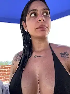 Stripchat Live Sex Cam of charlotte_stevenss_