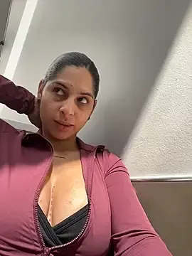 Stripchat Best live sex cam show of charlotte_stevenss_