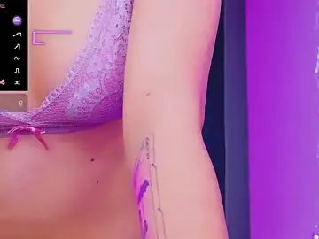 Stripchat Free Live Porn of AlessiaCroft