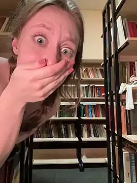 Stripchat Free Porn Cam of FroggyAnna
