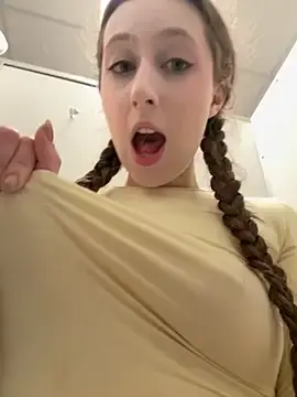 Stripchat Free Live Porn of FroggyAnna